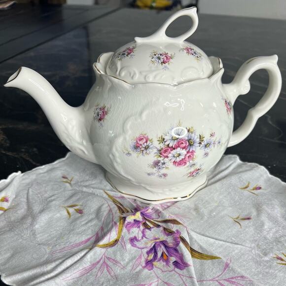 Vintage Crown Dorset Teapot England (5F-BK) - Picture 2 of 10